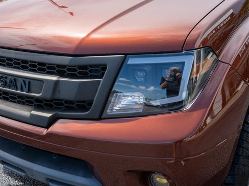 Used 2016 Nissan Frontier SV AWD/4WD image 9