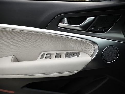 Used 2025 Genesis G70 3.3T Advanced image 14