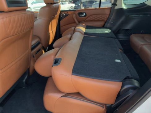 Used 2018 INFINITI QX80 4WD w/ Deluxe Technology Package image 12