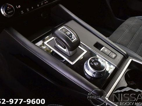 Used 2024 Mitsubishi Outlander FWD image 22