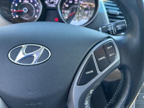 Used 2014 Hyundai Elantra Limited FWD image 21