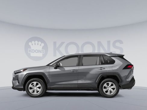 Used 2025 Toyota RAV4 LE AWD/4WD image 4