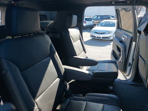 Used 2021 Chevrolet Suburban Z71 w/ Rear Media and Nav Package image 11