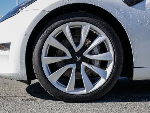 Used 2018 Tesla Model 3 Long Range image 11