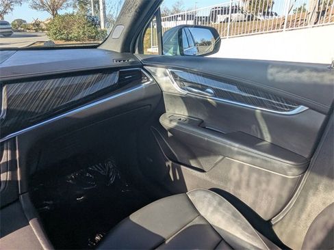 Used 2023 Cadillac XT6 Premium Luxury image 13