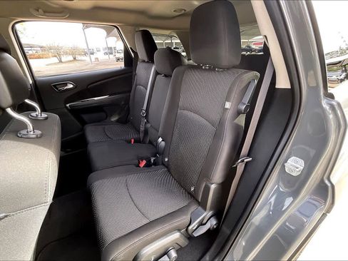 Used 2020 Dodge Journey SE w/ SE Popular Equipment Group image 19
