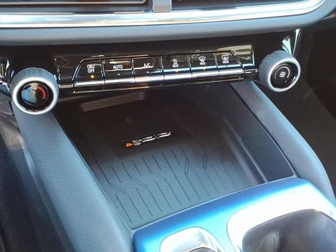 New 2026 Chevrolet Equinox EV LT image 19