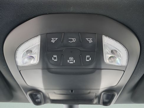 Used 2023 Chrysler Pacifica Limited w/ S Appearance Package AWD/4WD image 24
