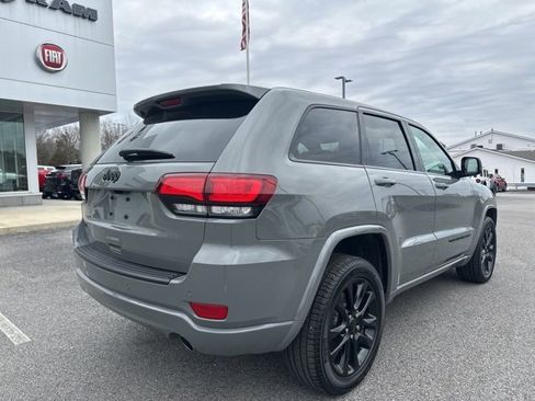 Used 2022 Jeep Grand Cherokee Laredo X image 4