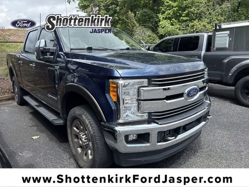 Used 2017 Ford F250 Lariat w/ Lariat Ultimate Package AWD/4WD image 1