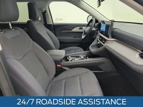 Used 2025 Ford Explorer Active image 18