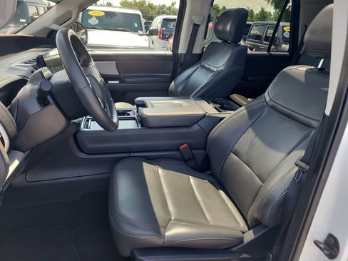 Used 2025 Ford Expedition Active AWD/4WD image 20