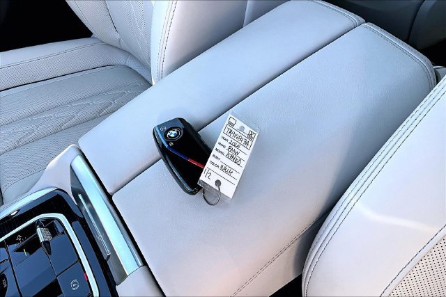 Used 2025 BMW X7 M60i w/ Executive Package AWD/4WD image 10