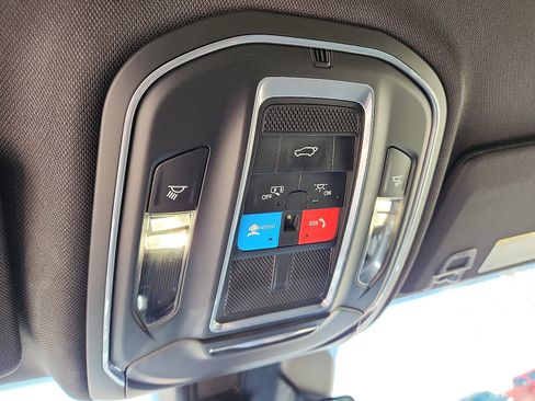 Used 2022 Jeep Grand Cherokee Trailhawk image 19