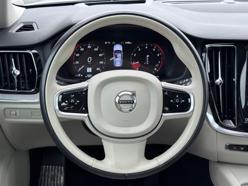 Used 2022 Volvo V60 T5 Cross Country AWD/4WD image 25