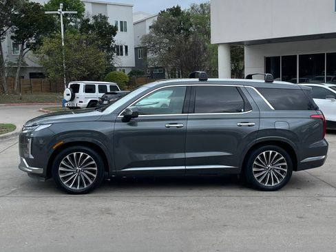 Used 2024 Hyundai Palisade Calligraphy image 3