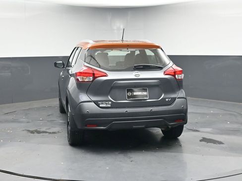 Used 2020 Nissan Kicks SV image 4