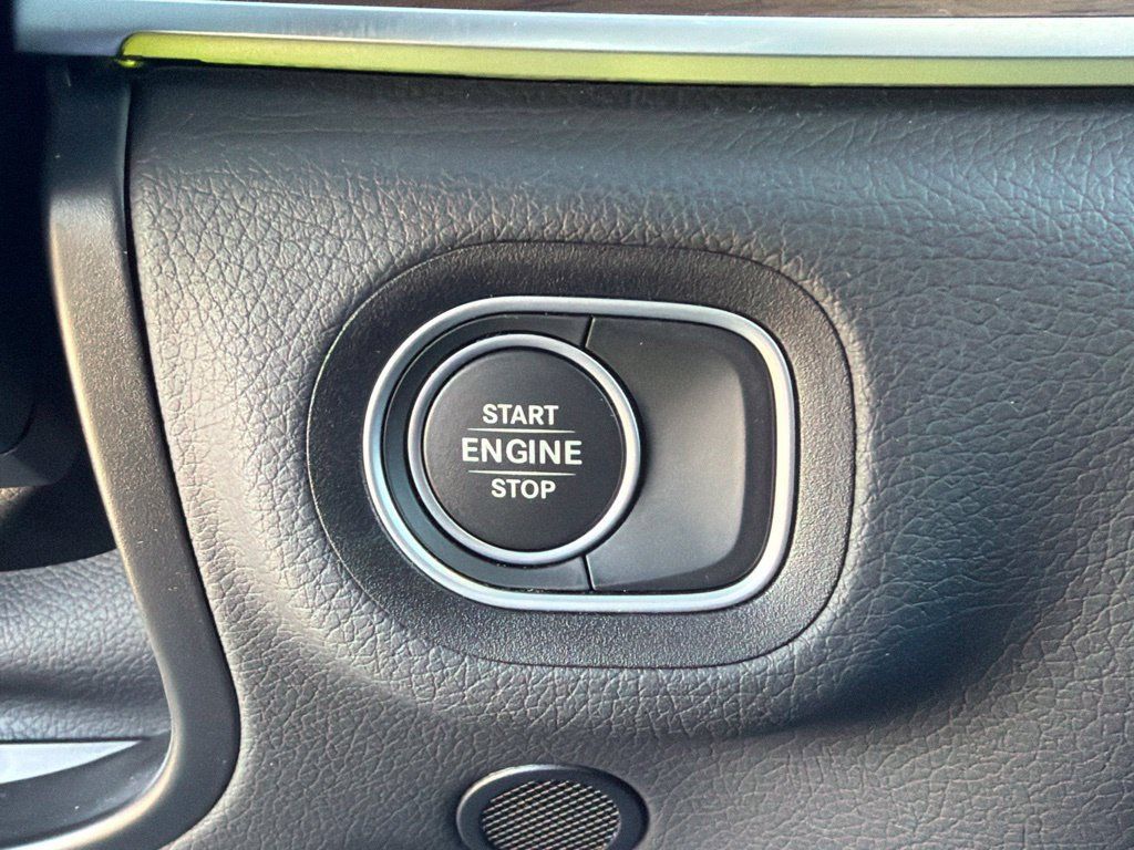 Certified 2025 Mercedes-Benz GLE 450e 4MATIC image 28