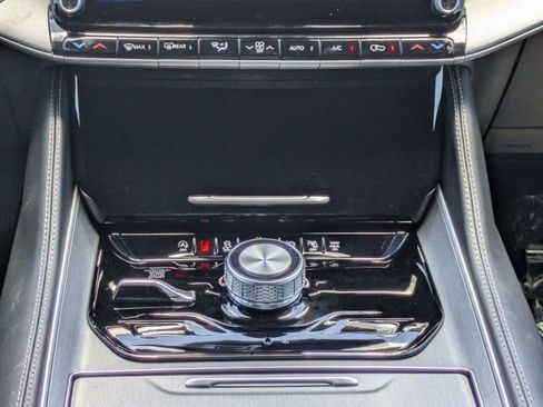 New 2026 Jeep Grand Wagoneer L 4WD w/ Premium Group I image 21