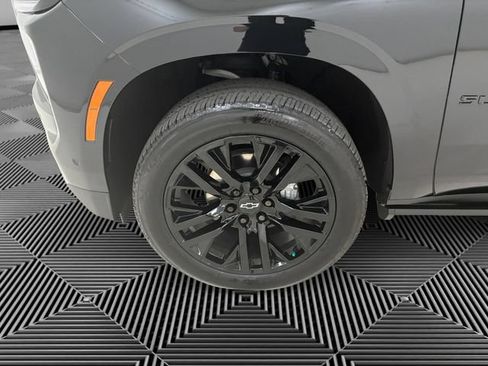 Certified 2025 Chevrolet Suburban Premier AWD/4WD image 9