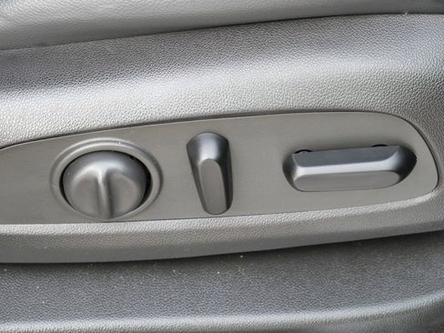 Used 2017 GMC Acadia SLT image 16