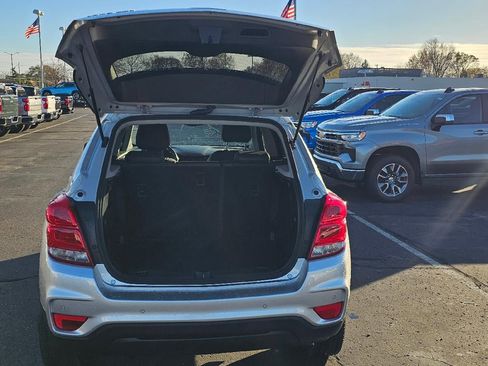 Used 2022 Chevrolet Trax LT w/ Driver Confidence Package image 7