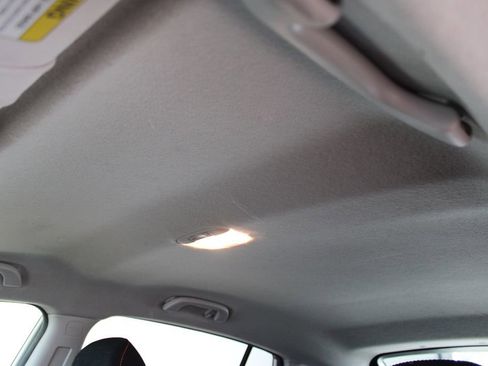 Used 2017 Subaru Crosstrek 2.0i Premium image 22