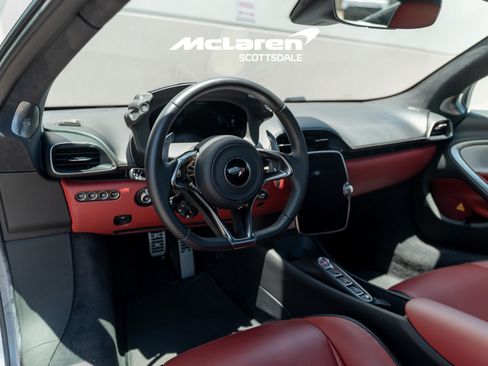 Used 2023 McLaren Artura RWD image 13
