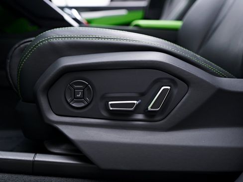 Used 2022 Lamborghini Urus image 45