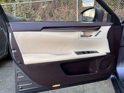 Used 2017 Lexus ES 350 w/ Premium Package FWD image 10
