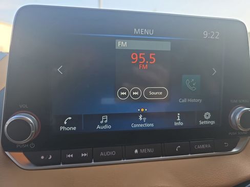 Used 2024 Nissan Sentra SV w/ SV Premium Package image 26