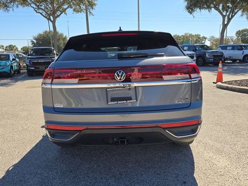Used 2025 Volkswagen Atlas Cross Sport SE image 7