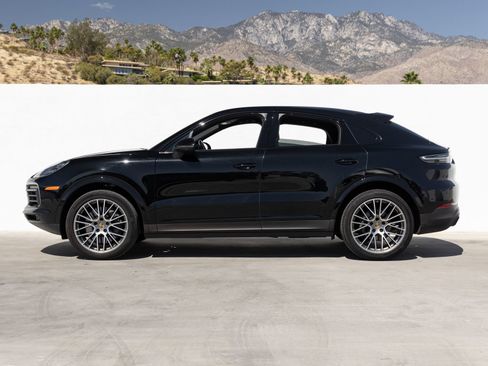 Used 2022 Porsche Cayenne S AWD/4WD image 2