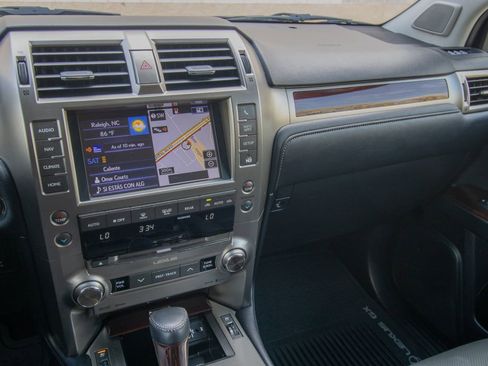 Used 2018 Lexus GX 460 Premium AWD/4WD image 27