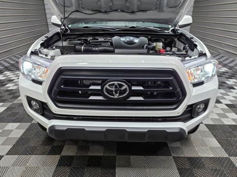 Used 2022 Toyota Tacoma SR AWD/4WD image 34