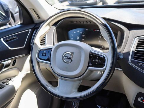 Used 2020 Volvo XC90 T5 Momentum w/ Protection Package Premier AWD/4WD image 12