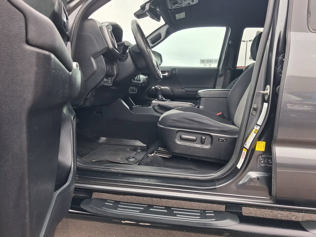 Used 2020 Toyota Tacoma TRD Off-Road w/ Technology Package AWD/4WD image 20