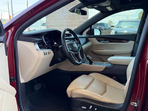 Used 2017 Cadillac XT5 Luxury image 37