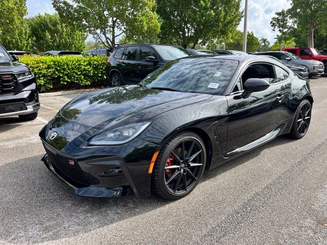Used 2023 Toyota GR86 Premium RWD image 3
