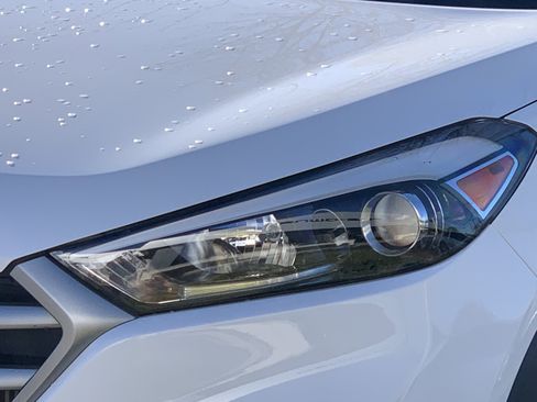 Used 2017 Hyundai Tucson Sport image 6