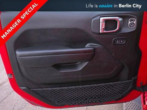 Used 2018 Jeep Wrangler Unlimited Sport S image 23