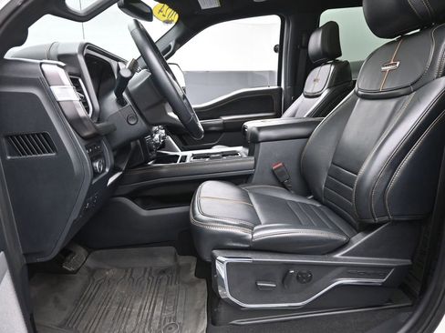 Used 2024 Ford F250 Platinum image 19