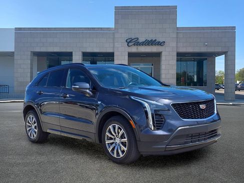Used 2023 Cadillac XT4 Sport w/ Cold Weather Package AWD/4WD image 3
