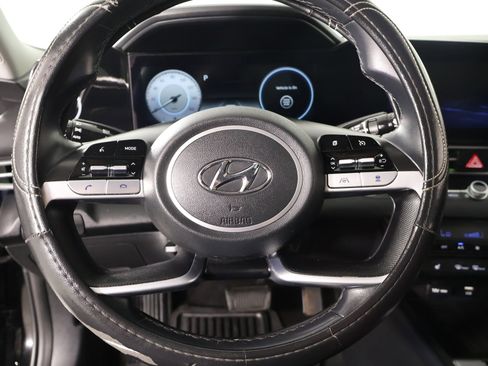 Used 2021 Hyundai Elantra Limited w/ Cargo Package image 3