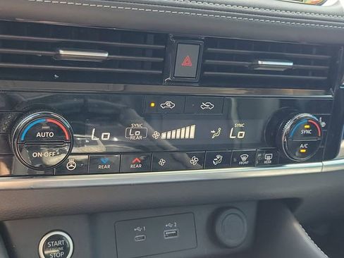 Used 2023 Nissan Rogue SL w/ SL Premium Package FWD image 27