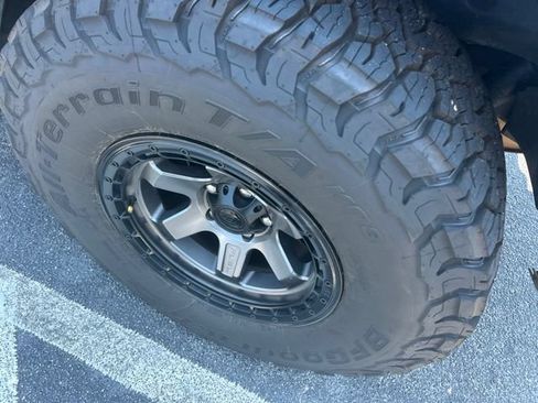 Used 2020 Jeep Wrangler Unlimited Sahara AWD/4WD image 9