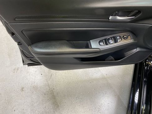 Used 2025 Nissan Altima 2.5 SV FWD image 19
