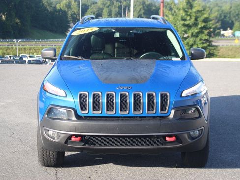Used 2018 Jeep Cherokee Trailhawk w/ Quick Order Package 27L AWD/4WD image 2