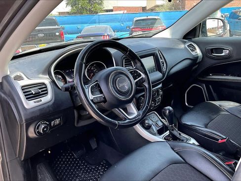 Used 2019 Jeep Compass Latitude w/ Cold Weather Group image 16