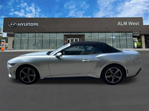 Used 2025 Ford Mustang Premium RWD image 8